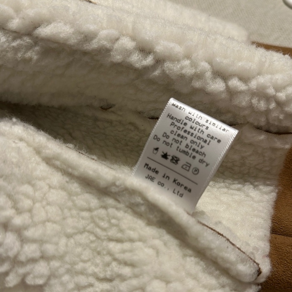 Faux Shearling Cropped Jacket - Picture 4 of 6